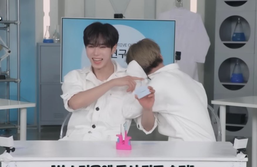 Wat6eqm979274Yj's tweet image. 最近わたしの脳内から離れる気の無いシンロン
TOP4