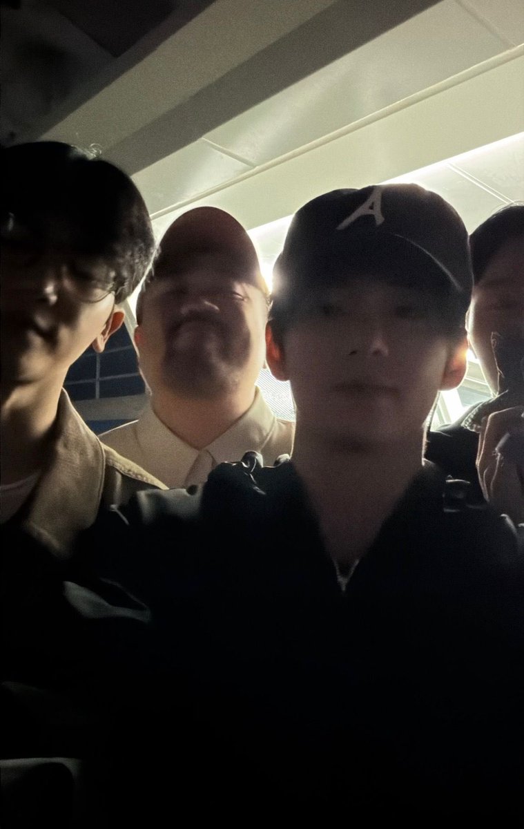 Taehyung updated new story on Instagram! (now deleted)