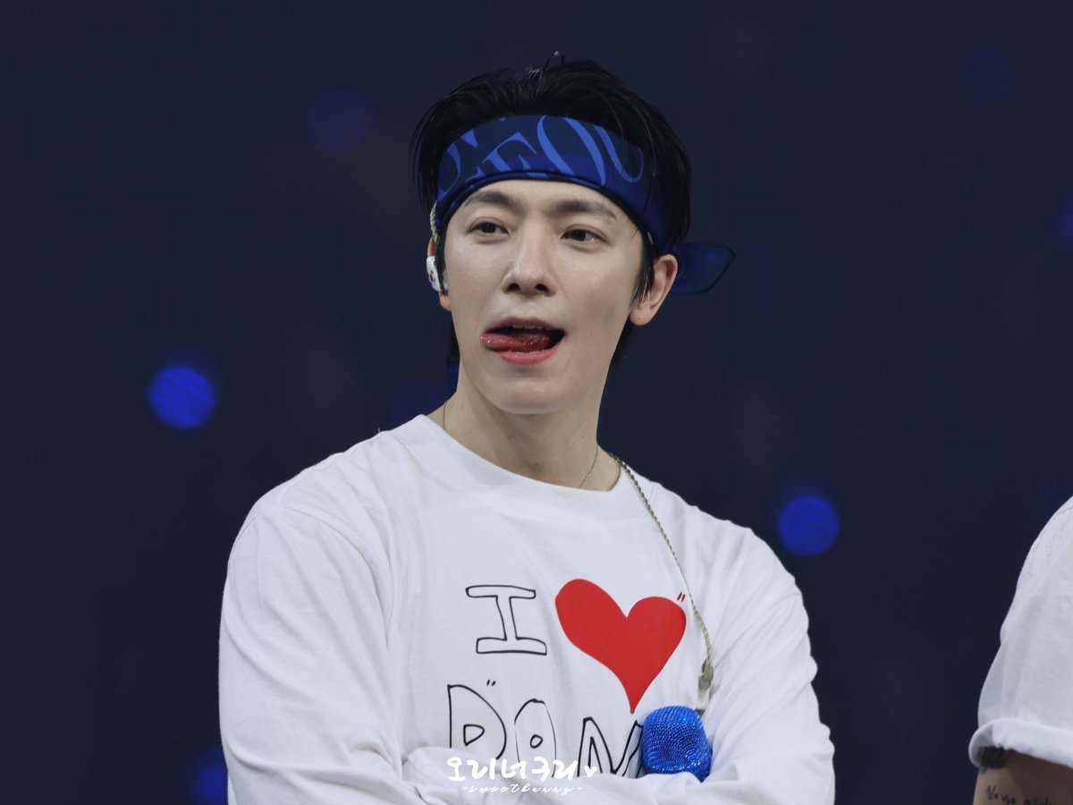 sweetbunny_04's tweet photo. 260404 SS10 -encore
 
🐶👅

 #슈퍼주니어 #SUPERJUNIOR
#SUPERSHOW #SUPERSHOW10_SJCORE
#20th_Anniversary_TOUR
#DONGHAE #동해 #ドンへ #东海 https://t.co/TjuLjCCaVC