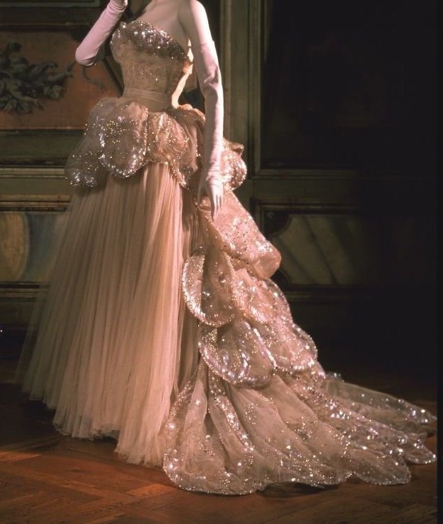 Robs ⸆⸉ saw Taylor ❤️‍🔥 tweet media