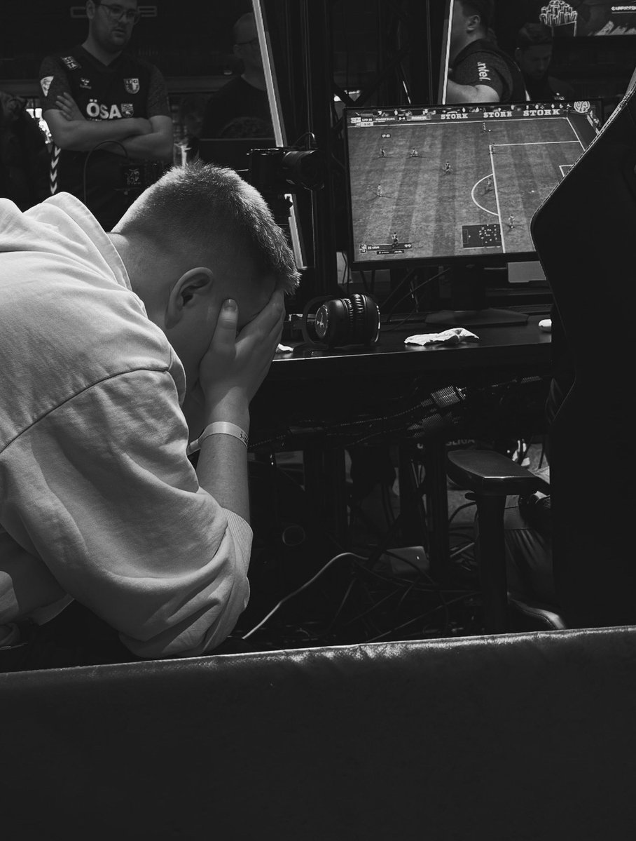 Saisonfazit – EAFC 26 @mainz05esports

Am Ende reicht es nicht für die großen Bühnen – keine Teilnahme an nationalen Finalevents ❌

Eine harte Realität, die weh tut und die wir uns so definitiv nicht vorgestellt haben.