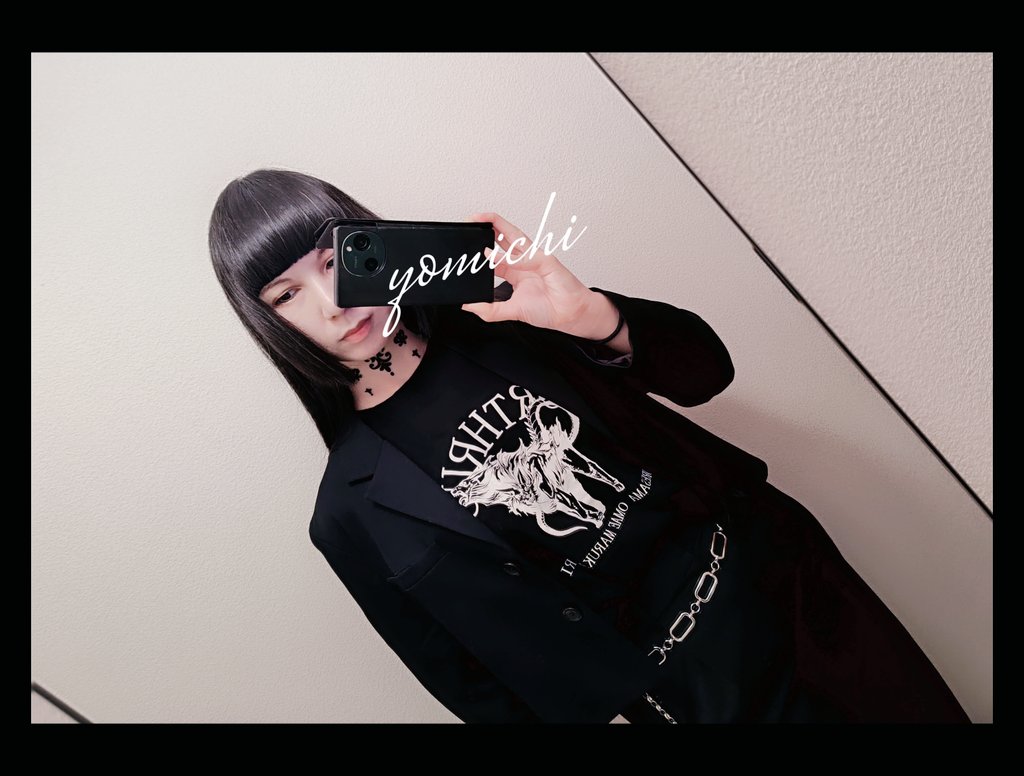 #海外向けだと思う画像を上げろ
和が入ってるほうがいいかな？と思うので、和装と
ジャパニーズビデオゲームということでゲーム×ファッションを選出
ファイナルファンタジーのモーグリＴシャツと
ATLUS、真・女神転生等の悪魔オルトロスＴシャツ
1枚目もメガテン悪魔がいっぱい描かれたアロハシャツ