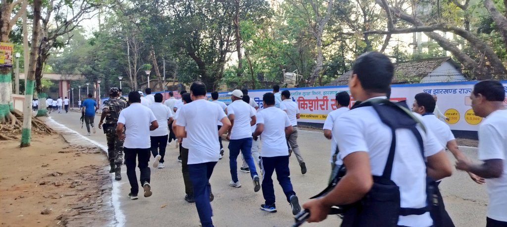 Latehar Police tweet media