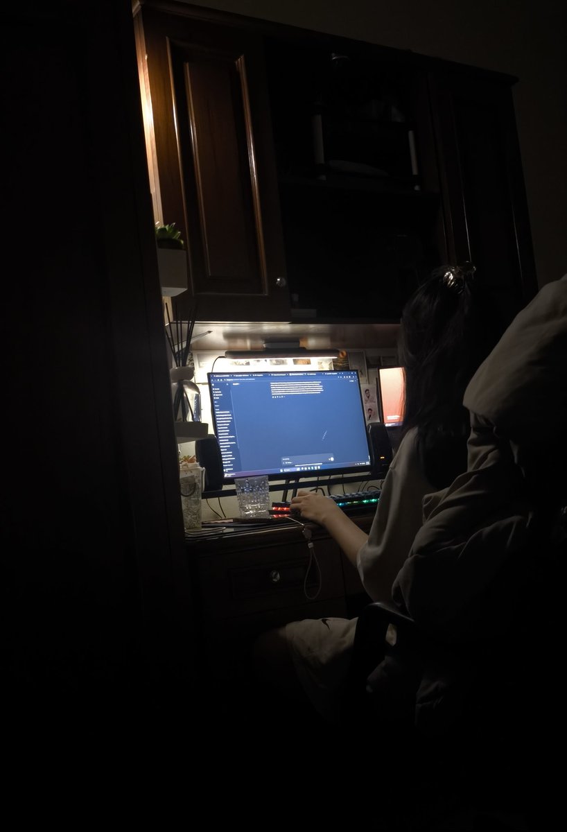 Just a random couple. tweet media