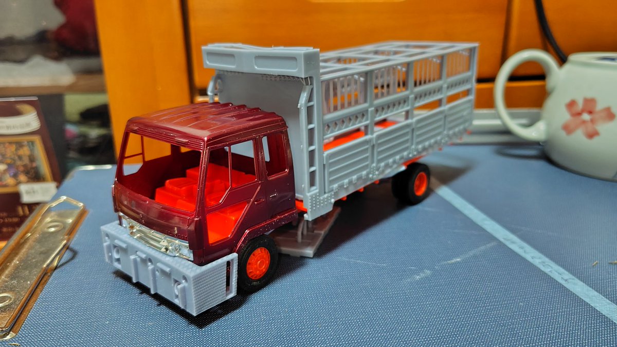 相棒が決まりました！

まさかのデュトロです🤣🤣🤣
覚えてもらって慣れたら4トン〜になるようです！

今日はしっかり休んで
明日は何作ろうかな😁

#デュトロ
#ファイター
#デコトラ
#トラックドライバー
#日本の物流を支えます