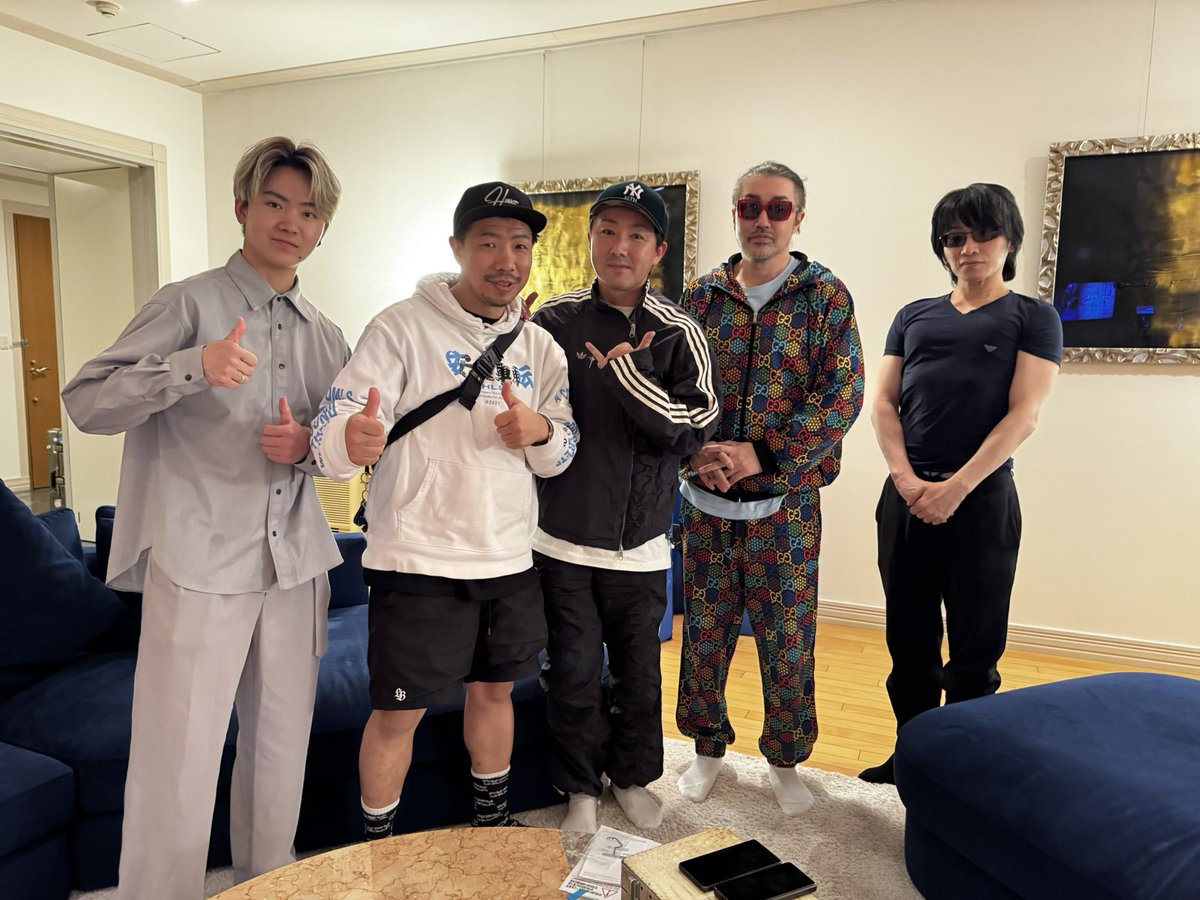 sori450's tweet photo. 先日奥野さん家にお邪魔してきた。
無農薬野菜、オーガニック肉たらふく食べさせてもらった。
食糧がお金より価値になる時代に
色んな事が日本に起こるから今を一生懸命に生きなあかんと思いました。
@GobonotoJP  @SABO252525  @sight_orz https://t.co/2LbzICVgsy
