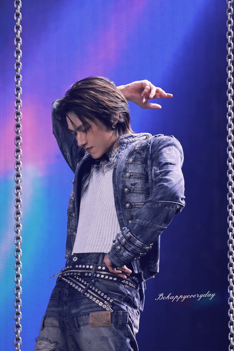 260404 NEW

🐈

#준 #준휘 #JUN #문준휘 #文俊辉 #ジュン #세븐틴 #SEVENTEEN