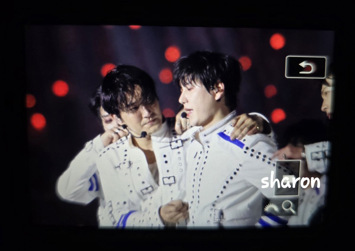 260404 Supershow 10 Encore in Seoul

Wonkyu preview

#SIWON 
#kyuhyun 
#wonkyu