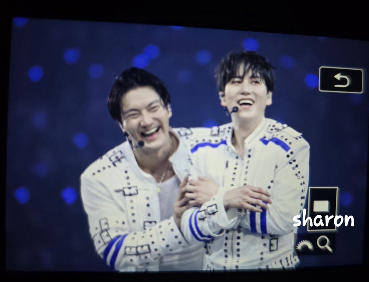 Geniepig407's tweet photo. 260404 Supershow 10 Encore in Seoul

Wonkyu preview

#SIWON 
#kyuhyun 
#wonkyu https://t.co/FPkBrzjfTV