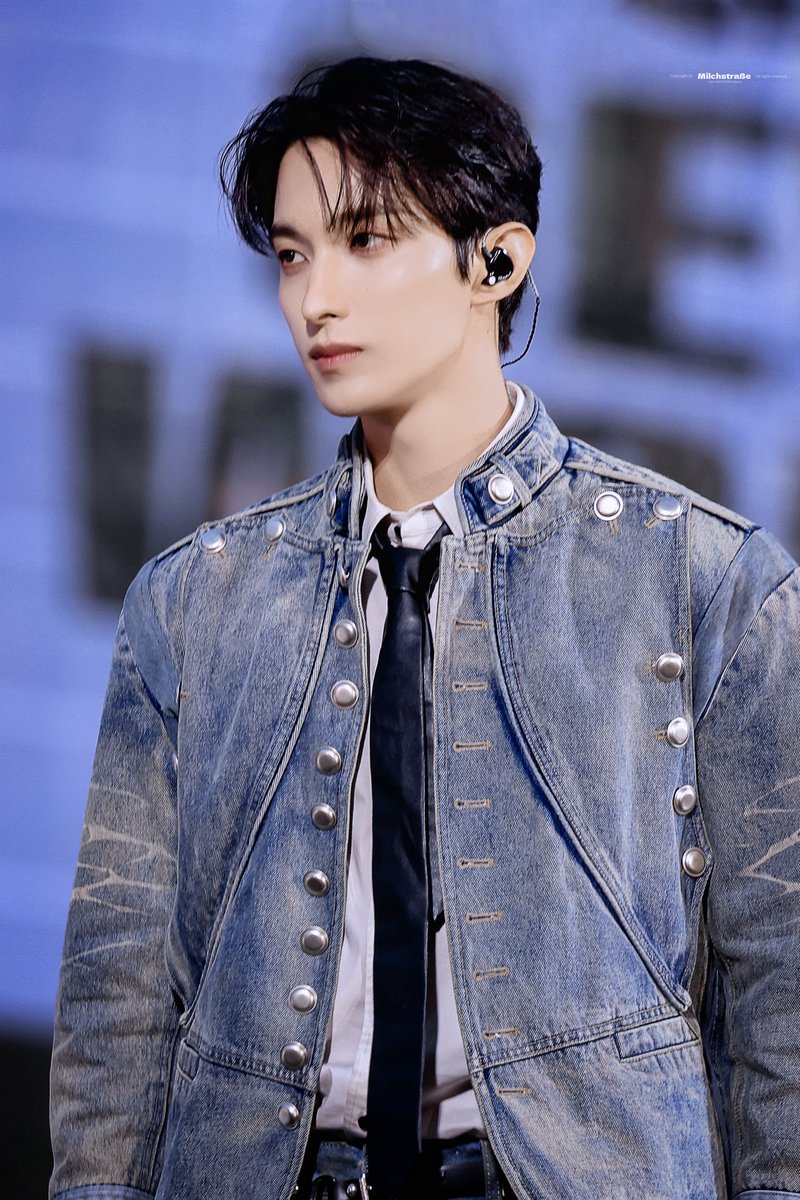 milchstrabe_dk's tweet image. 260404 [NEW_] ENCORE

#세븐틴 #SEVENTEEN #SVT #도겸 #DK #DOKYEOM #李硕珉 #李碩珉