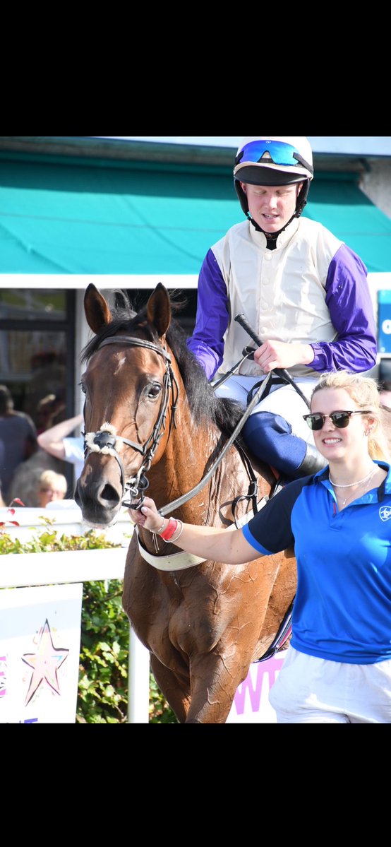 PCequinephotography tweet media