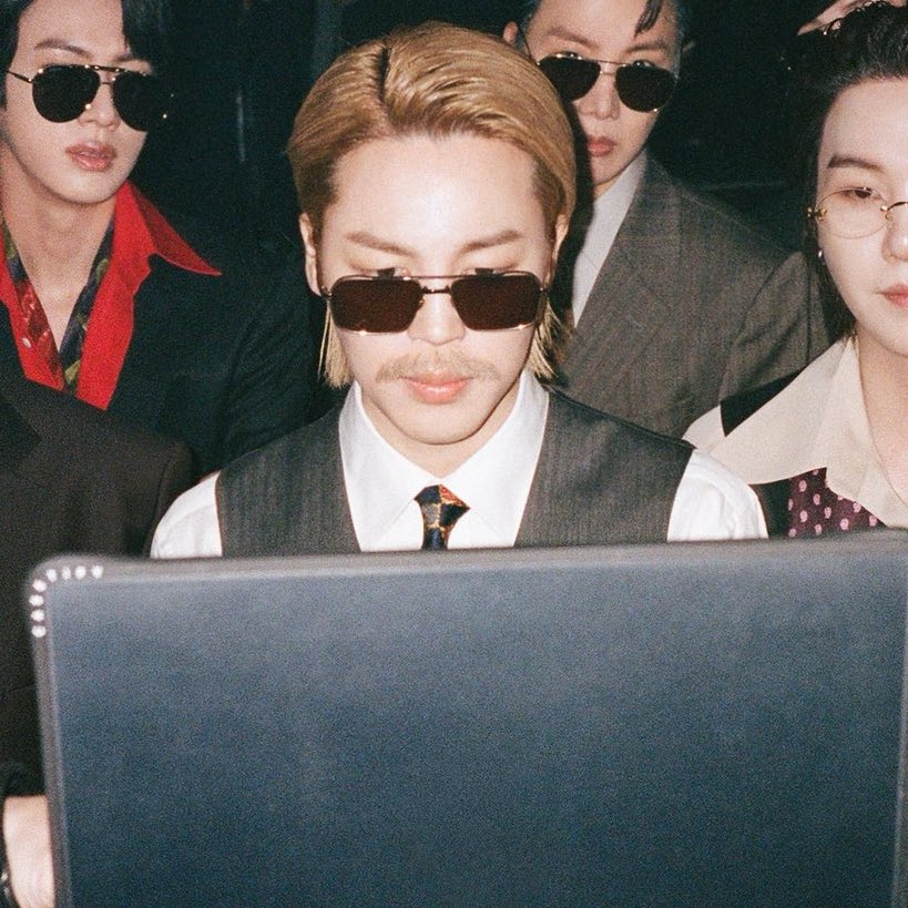 jimin updates 𝙟𝙢𝙩 tweet media