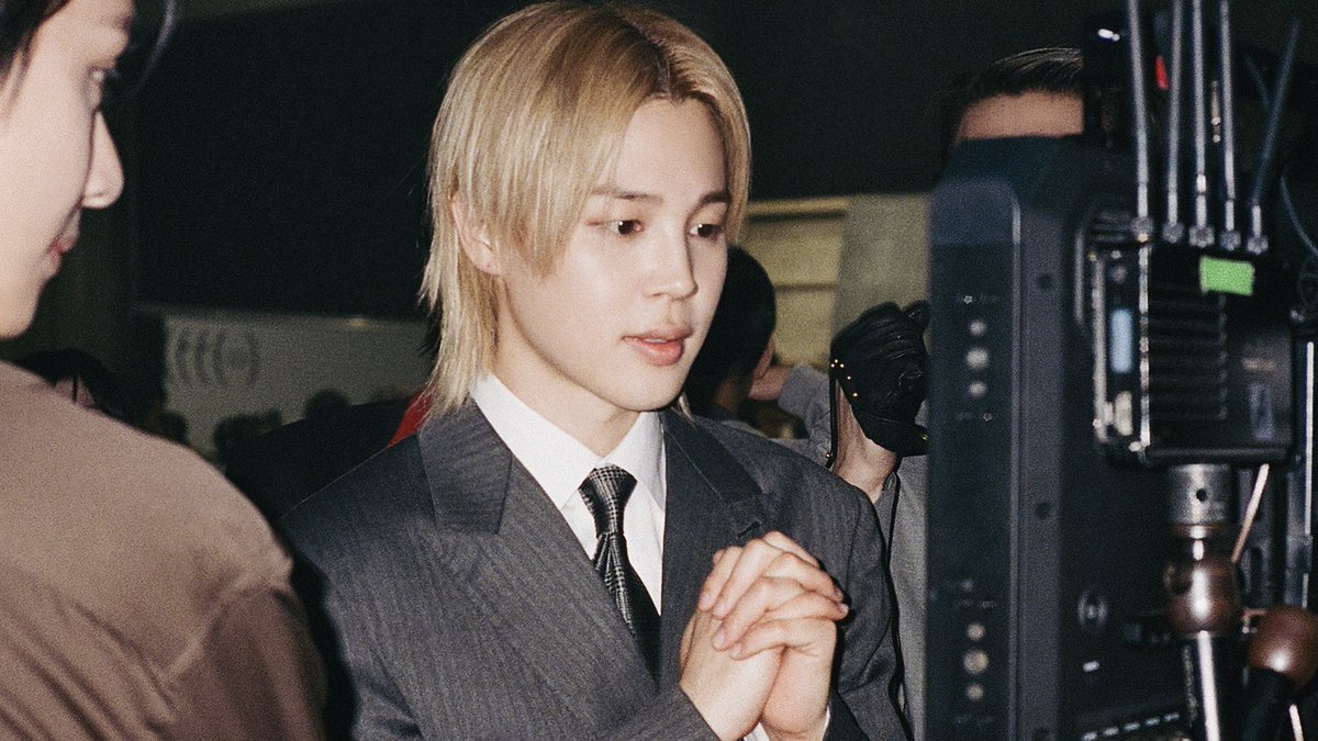 Jimin eyes🪞ᴹᵘˢᵉ tweet media