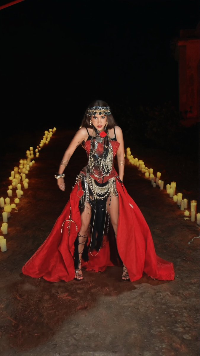 fonteanittabr's tweet image. 🚨 CONFIRMADO! Anitta irá performar com exibição em rede nacional e em horário nobre as faixas “Meia Noite” e “Pinterest” no Domingão Com Huck deste domingo de páscoa (5).