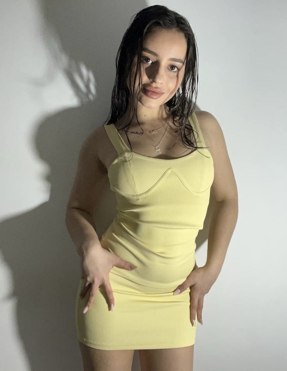 Monica 🌸 tweet media