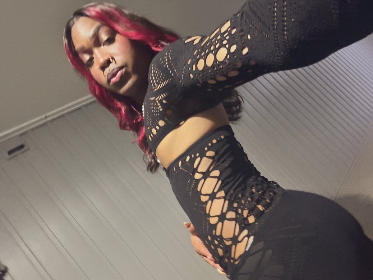 PrettyBoy_Aries's tweet photo. Went to my first Raaaave����🥰 and looked tf gooood😈♈️ 
#AriesSzn #femqueen #femme #verseshit #femboy #stl #stlfreaks #618freaks #stlsluts #stlcontentcreator #314freaks https://t.co/huXpTRPkQZ