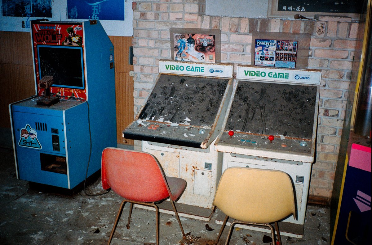 tokyotimes's tweet photo. Abandoned Japan on film. Write-up and full set of 13 photographs here: https://t.co/sYP10AalpP https://t.co/TesQ2c5IeP