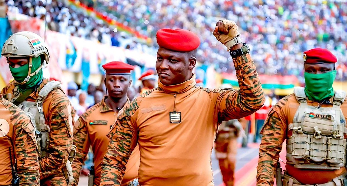 Пан Пачковский tweet media