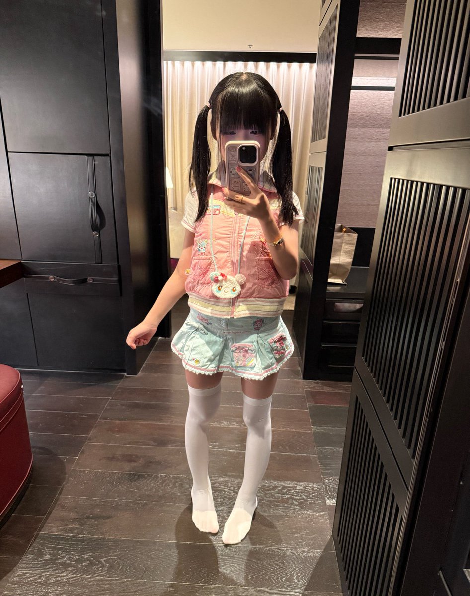 acinmysoup's tweet photo. 오빠아 나좀안아줘💌 https://t.co/CwDm8GAN2u