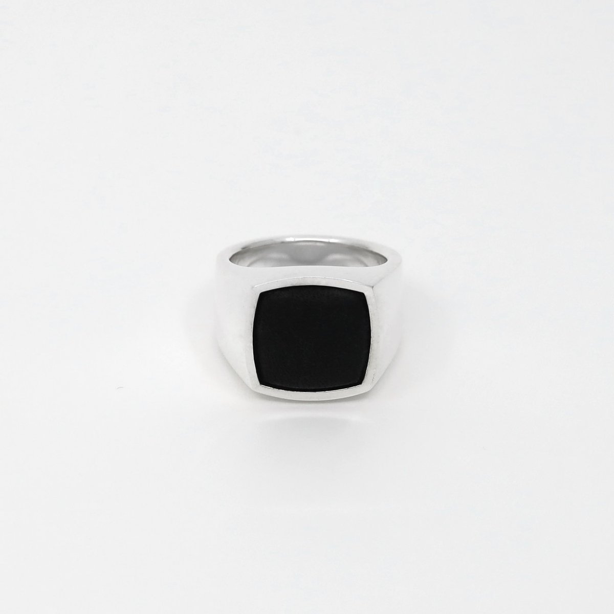 PREPPY 5月号にて
俳優の簡秀吉さんに

"Lattice" ring
"Dusk" leather ring
をご着用いただいています◎
stlll.com

#PREPPY #簡秀吉
