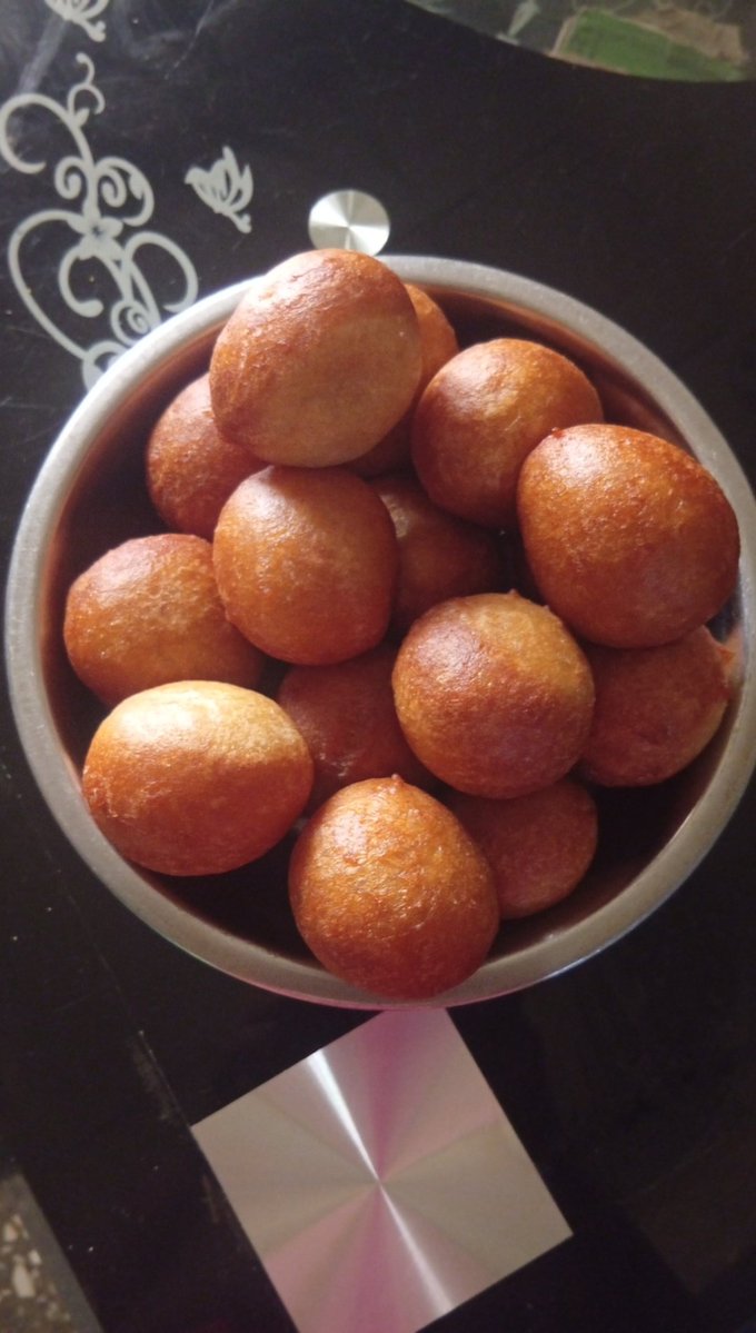 OYEBOLANLE JULI tweet media