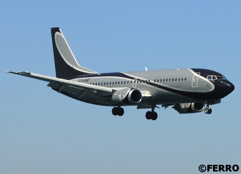 Gibdan1's tweet image. KlasJet Boeing 737-31S - LY-CHF - landing at Gibraltar #avgeek #avgeeks #aviationphotography #aviationdaily #planespotting
@KlasJet