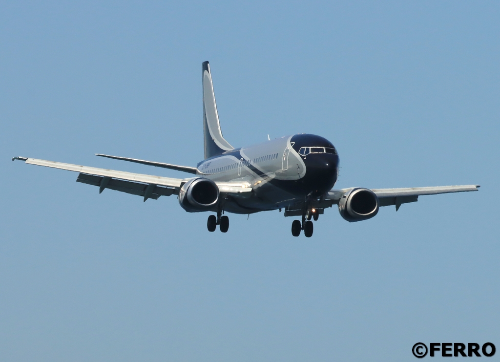 Gibdan1's tweet image. KlasJet Boeing 737-31S - LY-CHF - landing at Gibraltar #avgeek #avgeeks #aviationphotography #aviationdaily #planespotting
@KlasJet