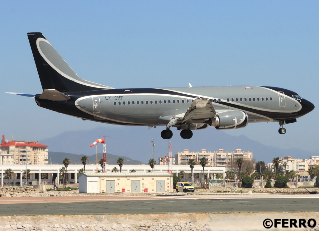 Gibdan1's tweet image. KlasJet Boeing 737-31S - LY-CHF - landing at Gibraltar #avgeek #avgeeks #aviationphotography #aviationdaily #planespotting
@KlasJet