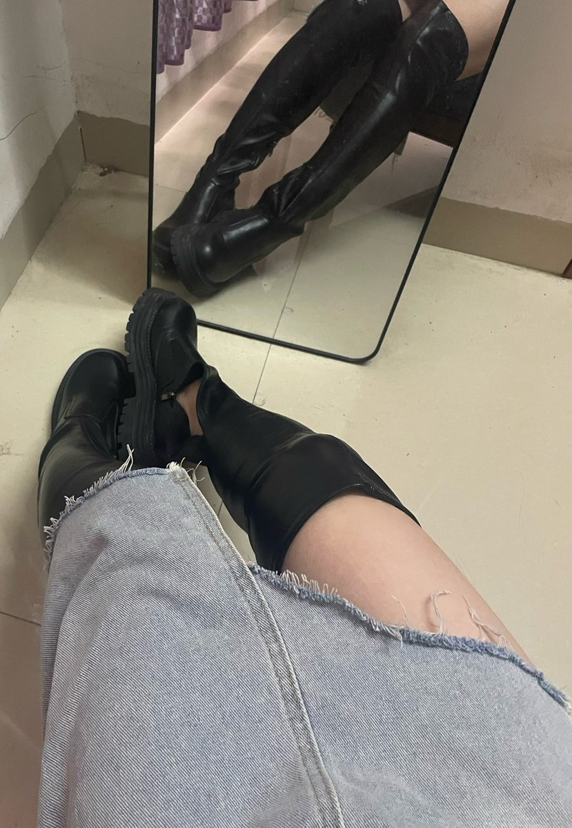 穿靴子的彤彤 tweet media