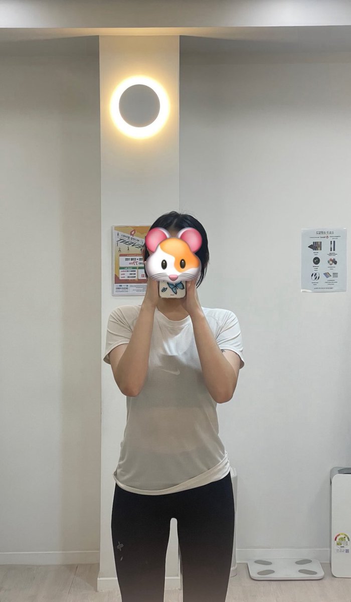 유나비 tweet media
