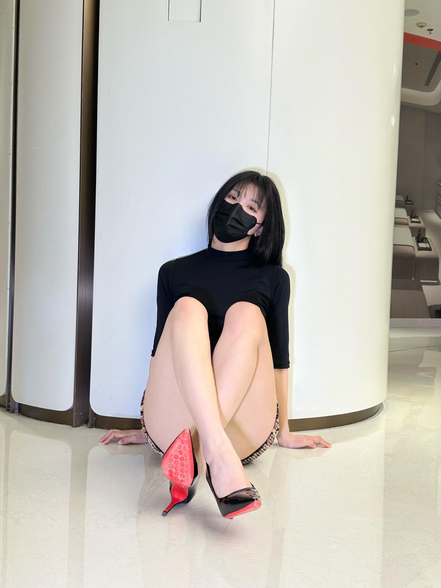 何意意 tweet media
