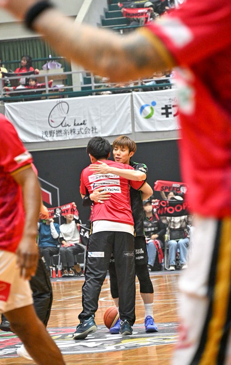 あきま tweet media