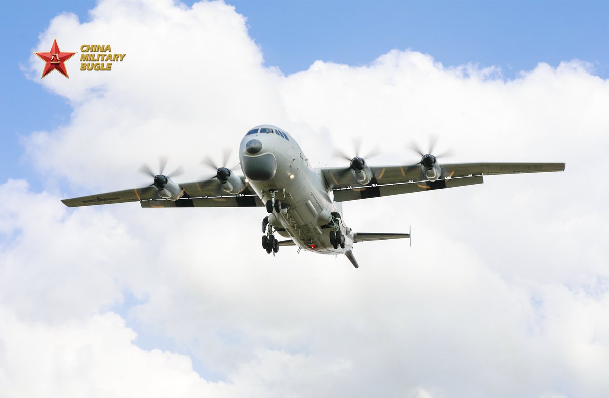 ChinaMilBugle's tweet image. Sub-Hunter: 

Photos show Y-8 anti-submarine patrol aircraft attached to an aviation regiment under Chinese PLA Navy engaging in training exercise.

#AntiSubmarine 
#PLA #Navy 
#Y8 
#ChinaMiltary #ChinaMilBugle