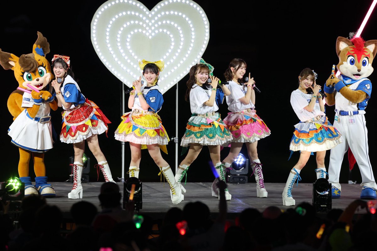 miyazaki_hochi's tweet photo. 超最強🎶

試合後のスペシャルライブ。
"ゴツいファン"もいました🤣

#超ときめき宣伝部
#lovefighters https://t.co/WxfA0dwYo3
