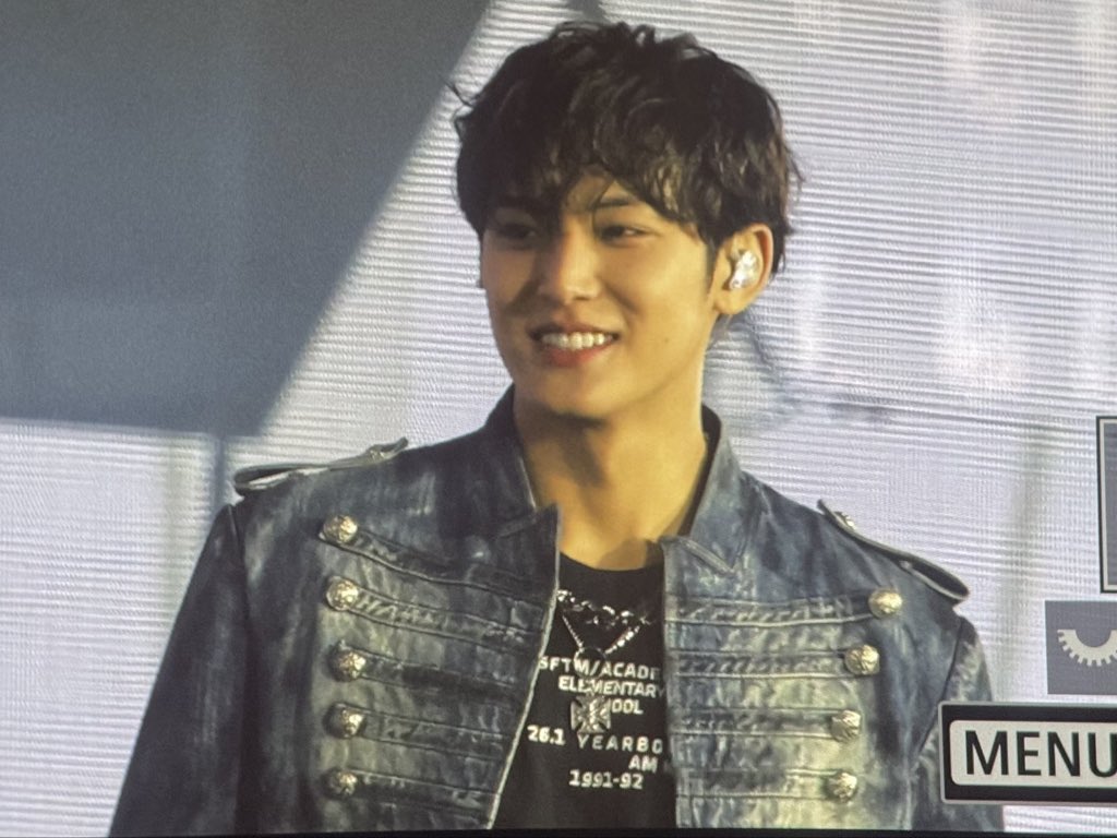 c0at46's tweet photo. 260404 주사위 개찢음 #민규 #MINGYU https://t.co/FEw7N4NpRd