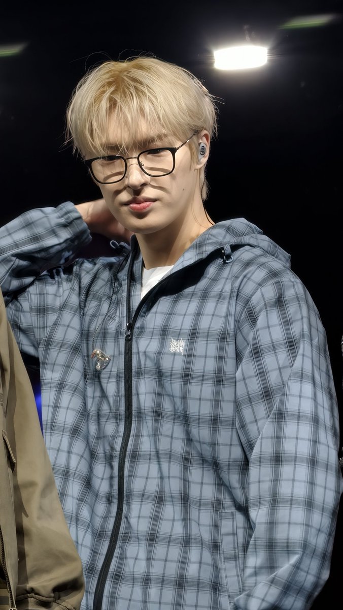 ซอมอ. tweet media