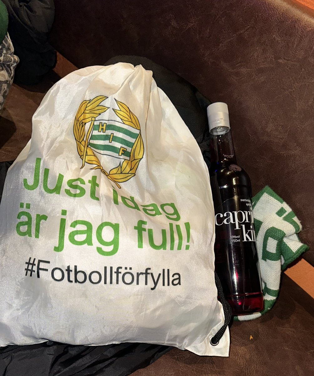 BajenTwinkle's tweet photo. #premiär 💚 https://t.co/Nel14IYSiI