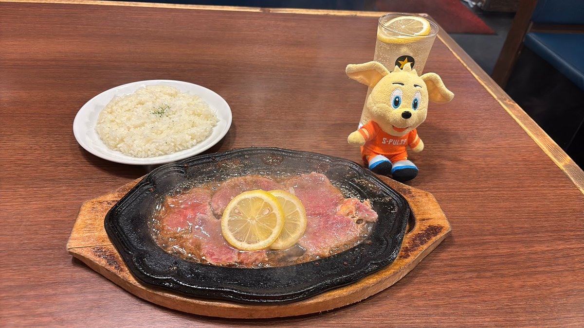 シュウイチ tweet media