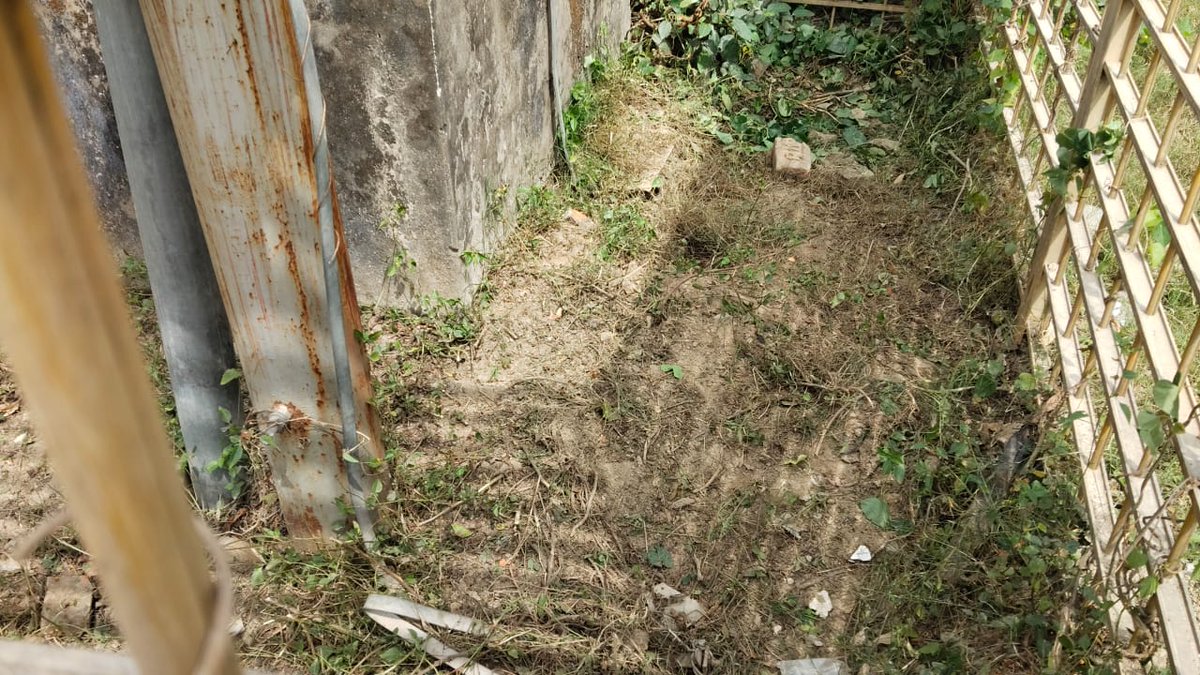 puvvnlvaranasi's tweet image. #Maintenace 
#लक्ष्य_24X7_उपभोक्ता_सेवा
न.वि.वि.खंड– सारनाथ वाराणसी के न्यू दौलतपुर उपकेन्द्र के अंतर्गत #कार्मिकों_द्वारा_युद्धस्तर से ट्रांसफॉर्मर के पास घासों की सफाई किया गया।
जिससे स्पार्किंग से कोई आग नहीं लगे।
@aksharmaBharat @ChairmanUppcl @mduppcl
@UPPCLLKO @PuVVNLHQ