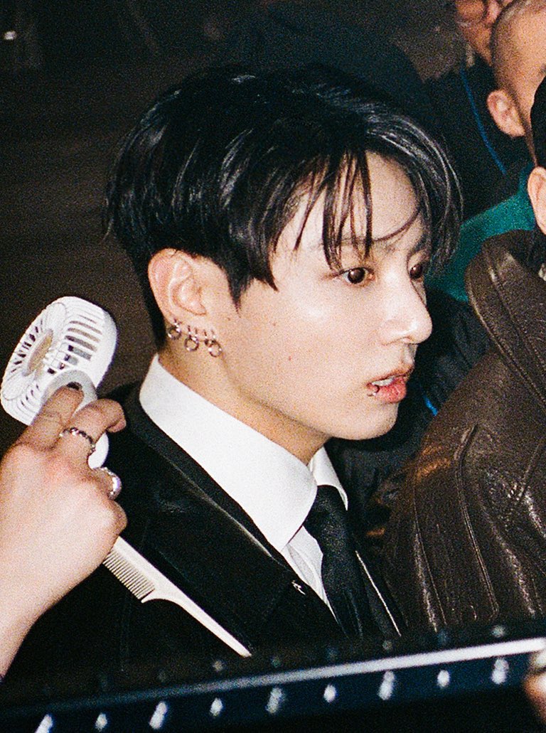 ทฝ. ㅇㅅㅇ tweet media