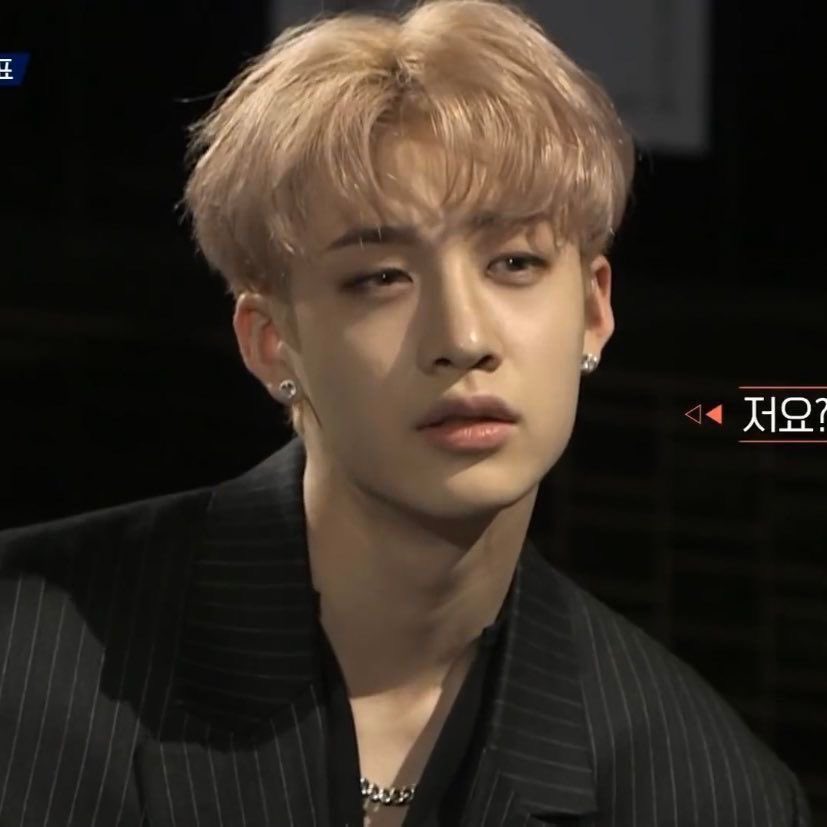 annnssta's tweet photo. no matter what colour Chan’s gonna dye his hair, cause i’m still obsessed with this https://t.co/BiNJe8aCbV