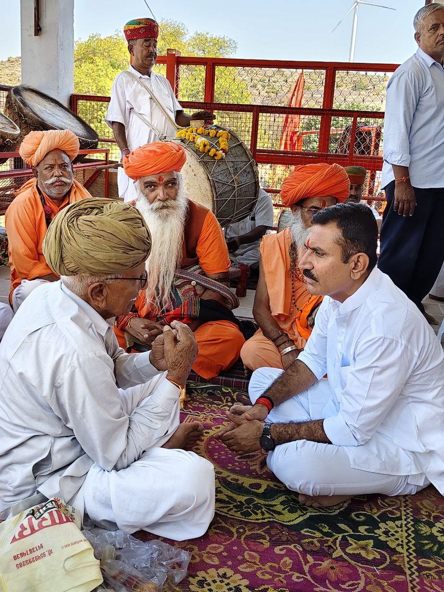 JSIshergarh's tweet photo. कर्तव्य पथ पर बढ़ते रहे 
यही जीवन है । https://t.co/bfgHOVbN1D