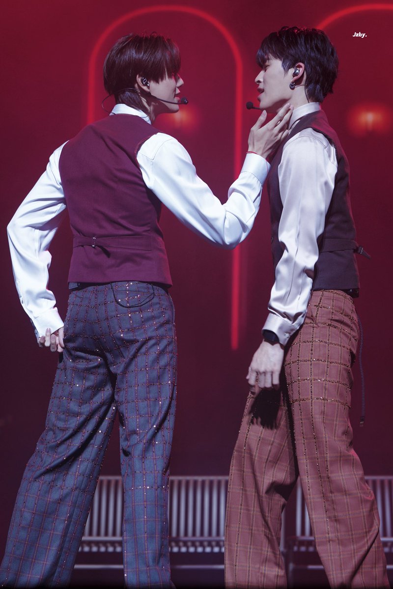 JZBY 💜 tweet media