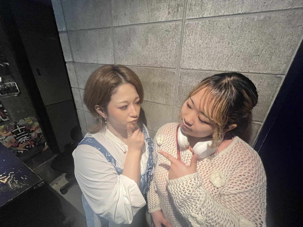 same_0622's tweet photo. お邪魔致しましたm(_ _)m
お友達の活躍は本当にいつも誇らしいなと思って見ております🍀*゜
やっぱり全ての舞台は勉強になる、、、
みなさん歌うますぎだし、表現方法も人それぞれで、やはり皆様舞台演劇をしてらっしゃる方やなぁと胸に刻まれた舞台でした
 #役者SINGER https://t.co/Sbqw8WS9On