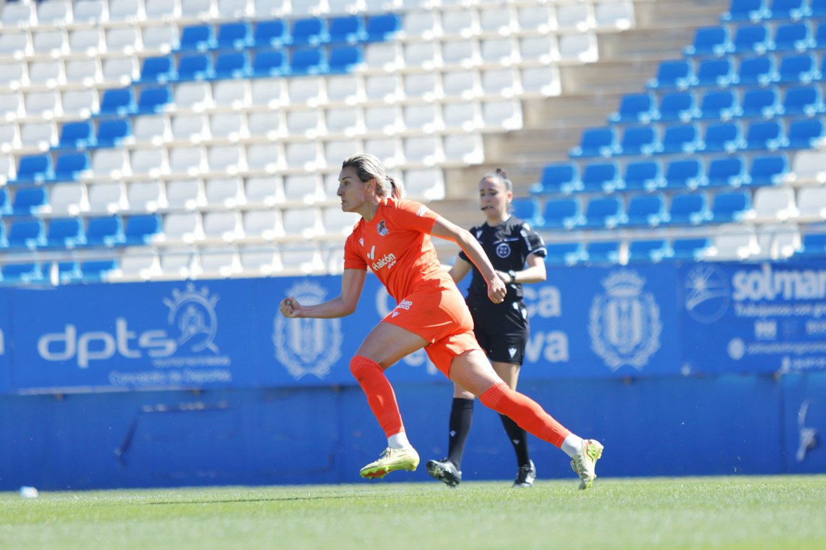 RealSociedadFEM's tweet photo. 🔥ALLEZ @ClaireLavogez! https://t.co/Xko5hM2sOS