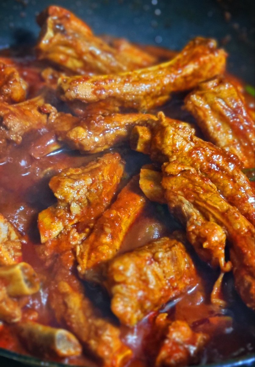 사담누비 tweet media