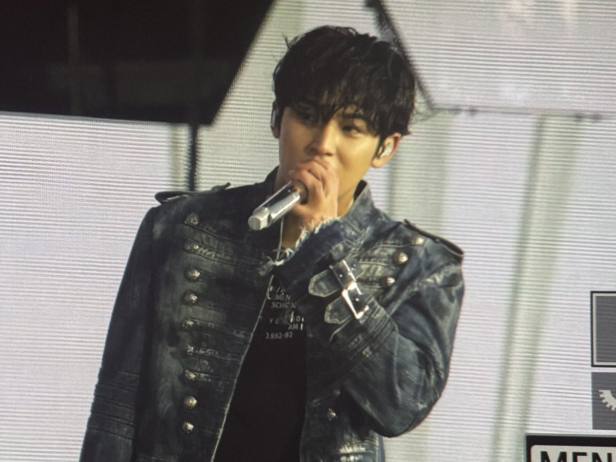 c0at46's tweet photo. 260404 아앙너무예뻐ㅜ #민규 #MINGYU https://t.co/Hznam1PEt5