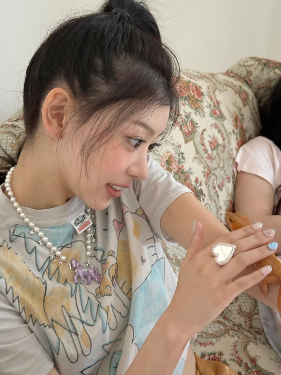 ILLIT NEWS tweet media