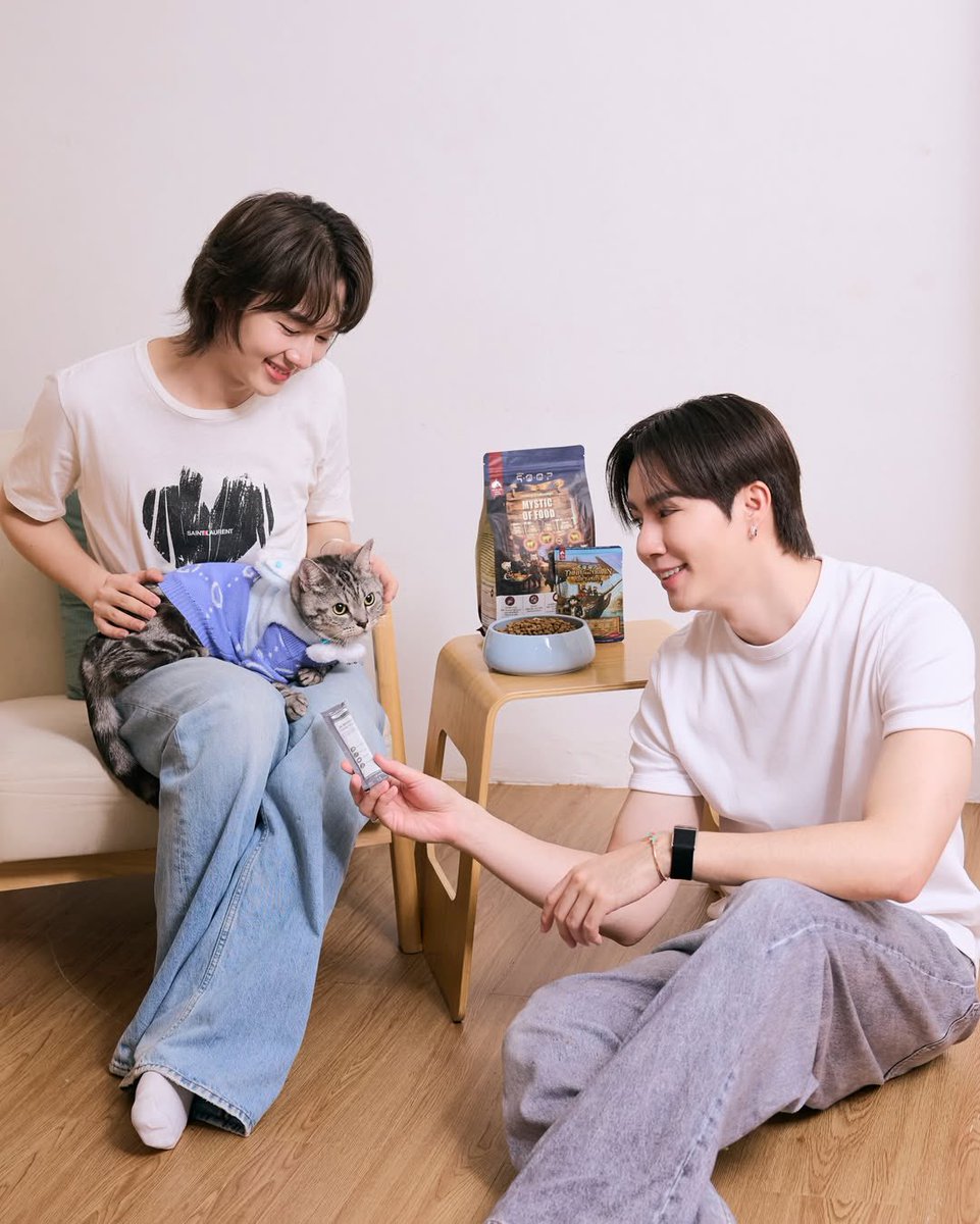 big kudos to the team for being able to make ju stay still lmao