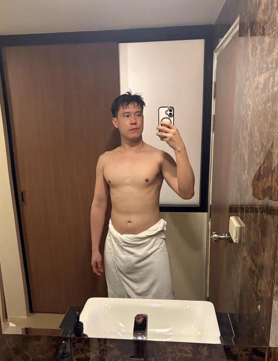 ฮ่องเต้ที่เป็นหมอนวดอะ tweet media